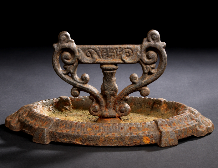 English Cast-Iron Lyriform