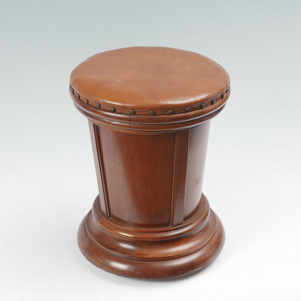ENGLISH CELLARETTE: Leather