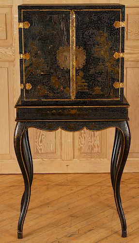 ENGLISH CHINOISERIE CABINET ON