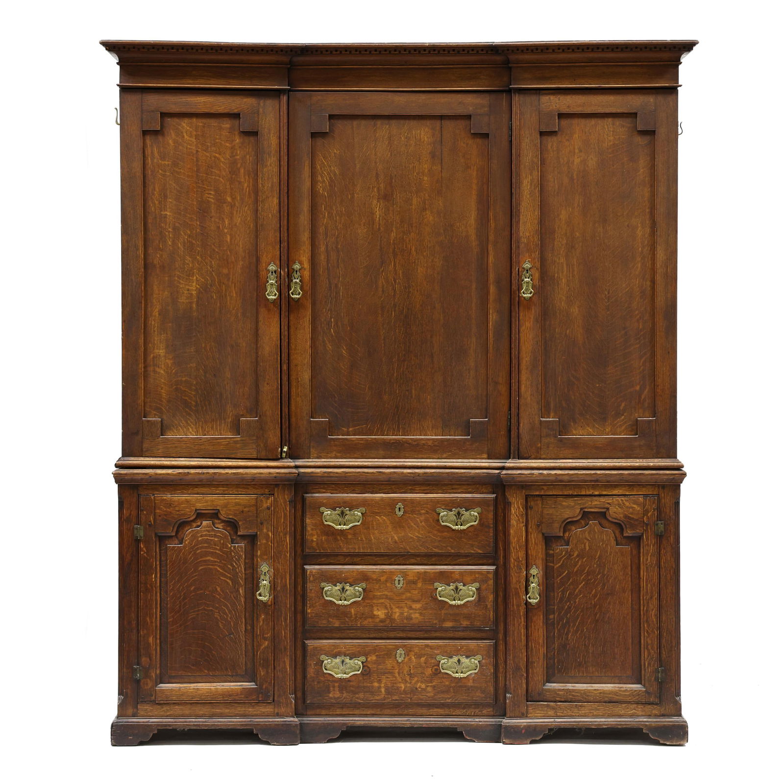 ENGLISH CHIPPENDALE OAK LIVERY
