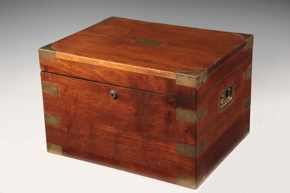 ENGLISH CIGAR HUMIDOR - 1930s