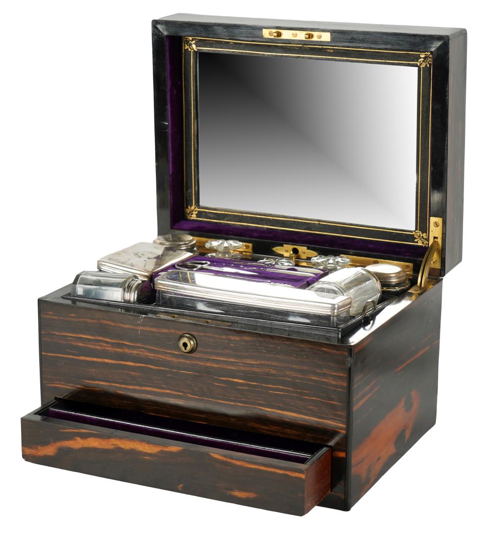 ENGLISH COROMANDEL VANITY BOXthe