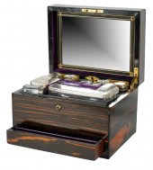 ENGLISH COROMANDEL VANITY BOXt