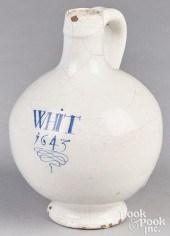 ENGLISH DELFTWARE WHIT BOTTLE,