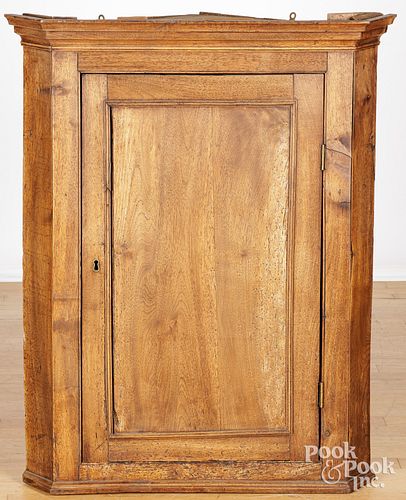 ENGLISH ELM HANGING CORNER