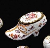 English enamel shoe-form box