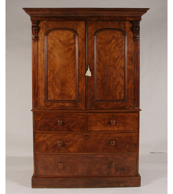 English Georgian mahogany linen