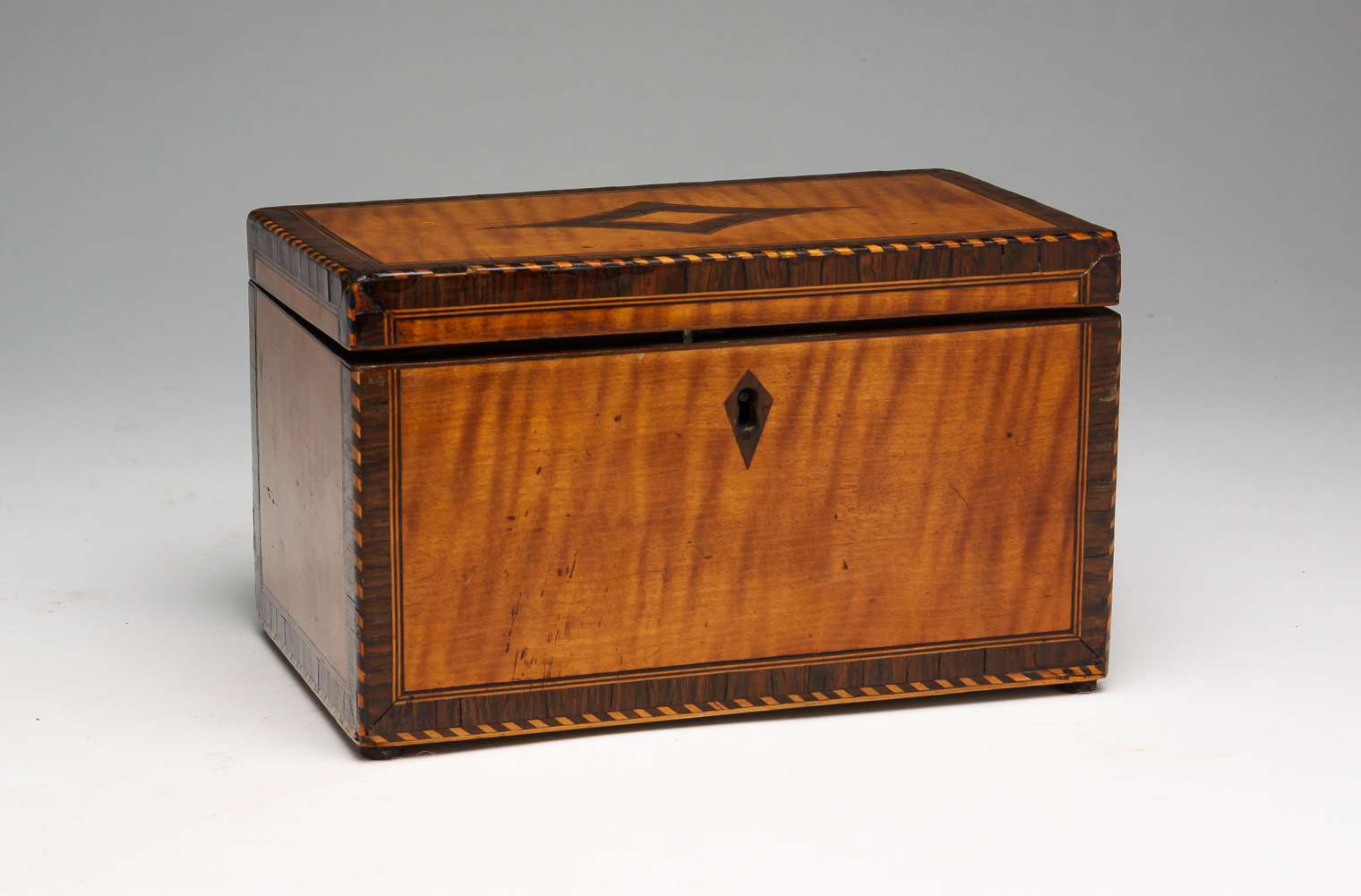 ENGLISH GEORGIAN TEA CADDY. First