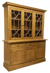 ENGLISH GLAZED-DOOR PINE STEPB