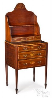 ENGLISH HEPPLEWHITE MAHOGANY T