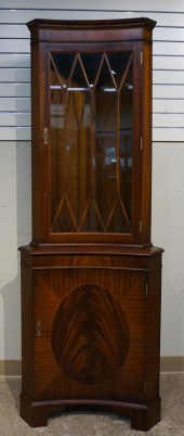ENGLISH INVERTED BOW-FRONT MAH
