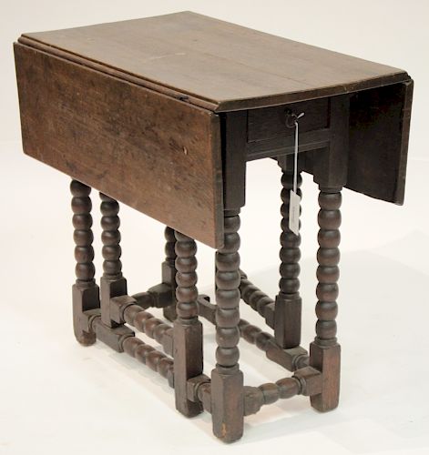 ENGLISH JACOBEAN OAK GATE LEG