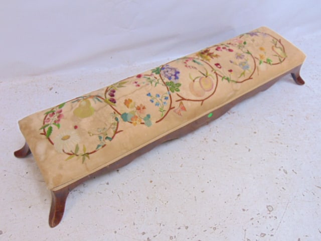 ENGLISH KNEELING BENCH WITH
