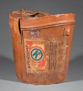 ENGLISH LEATHER HAT BOX WITH T