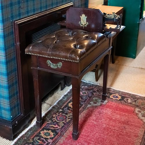 ENGLISH MAHOGANY AND LEATHER JOCKEY