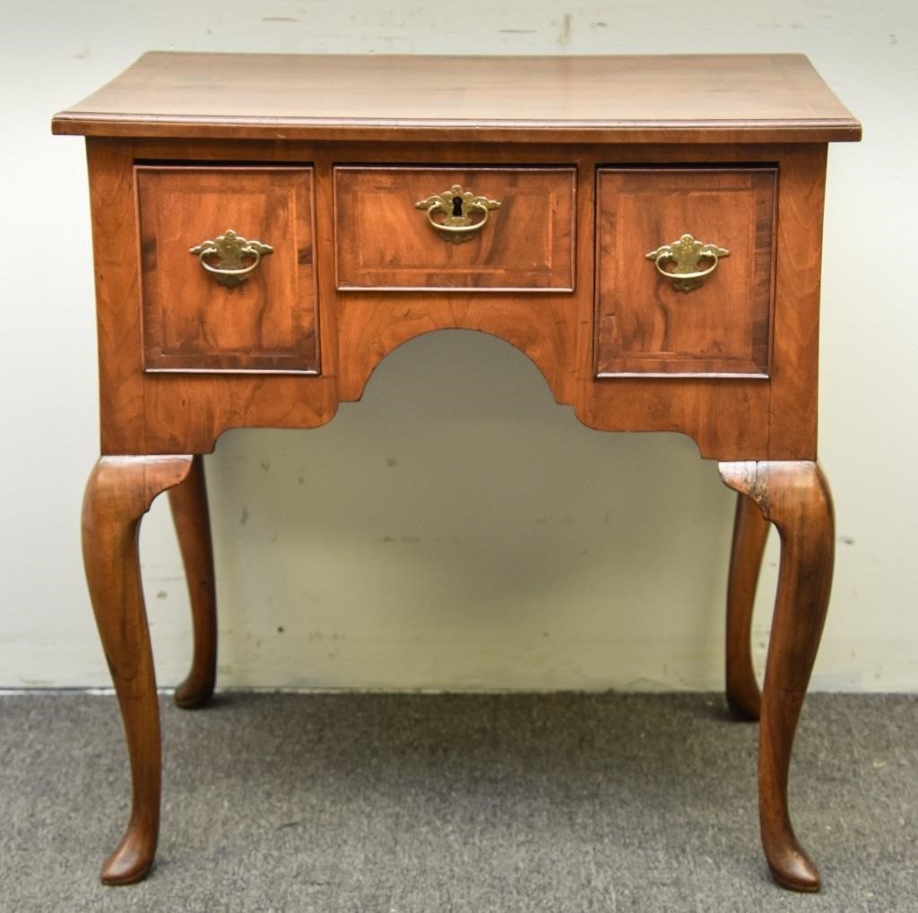 English mahogany inlaid Queen