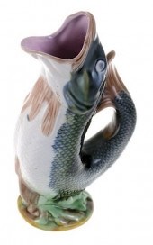 ENGLISH MAJOLICA FISH FORM PIT
