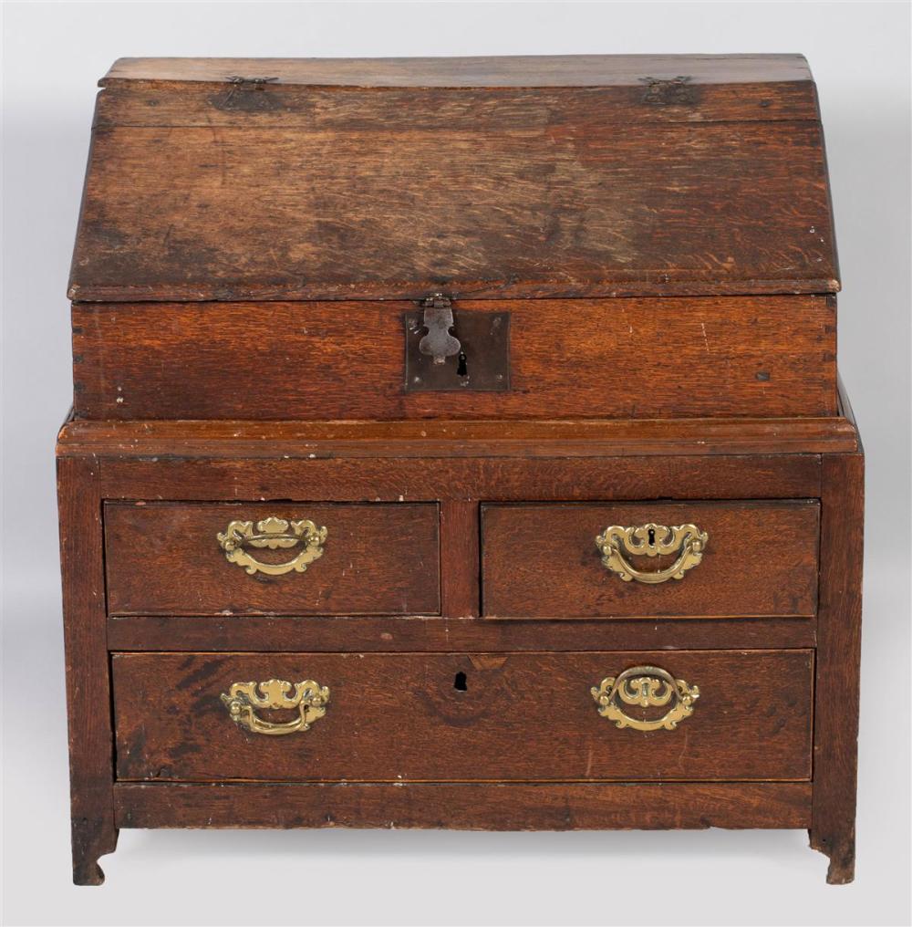ENGLISH OAK CHILD'S SLANT FRONT