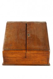 ENGLISH OAK DESK BOXthe slant