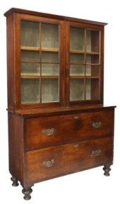 ENGLISH OAK DISPLAY SIDEBOARDE