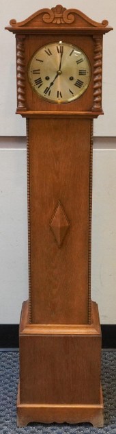 ENGLISH OAK GRANDMOTHER’S CLOC