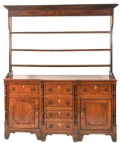 ENGLISH OAK WELSH CUPBOARD IN