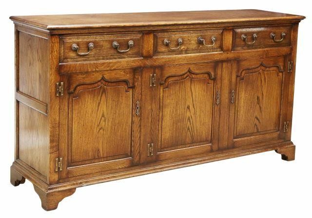 ENGLISH PANELED OAK