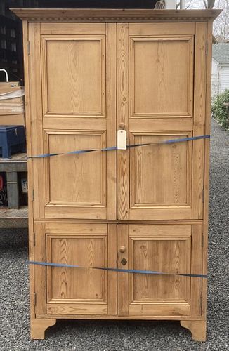 ENGLISH PINE LINEN PRESS, AS TV