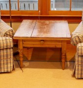 ENGLISH PINE ONE DRAWER COFFEE