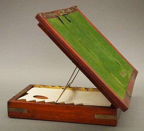 ENGLISH PORTABLE ARTIST'S BOXA