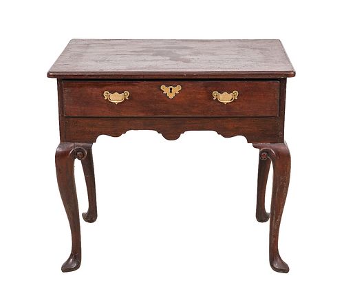 ENGLISH QUEEN ANNE LOW BOYEnglish