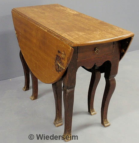 English Queen Anne oak drop-leaf