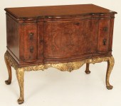ENGLISH QUEEN ANNE STYLE COMMO
