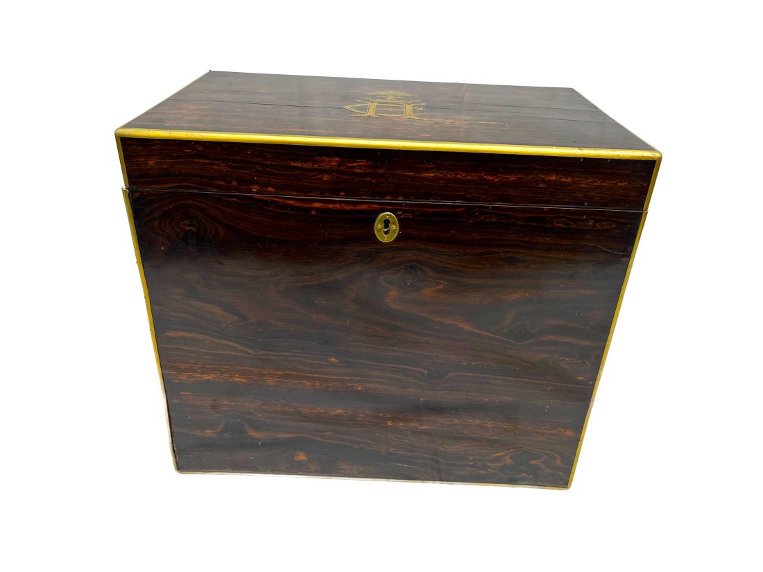 ENGLISH REGENCY CELLARETTE, C.
