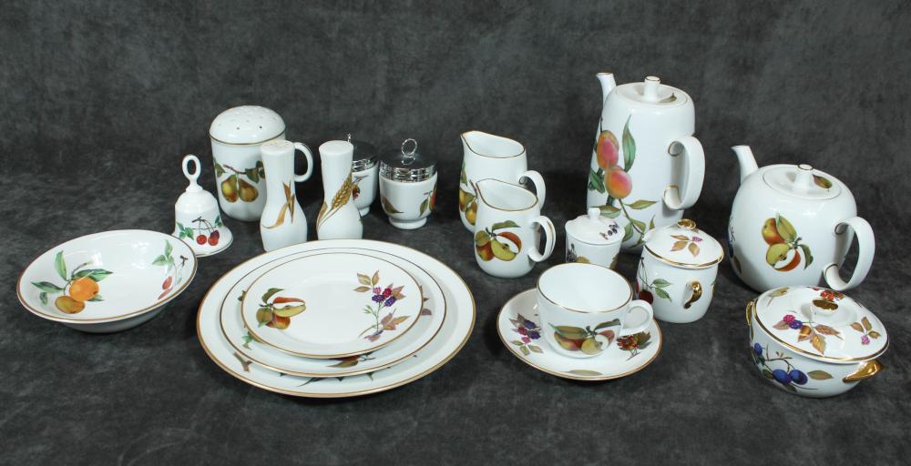 ENGLISH ROYAL WORCESTER FINE