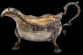 ENGLISH SILVER GRAVY BOATEngli