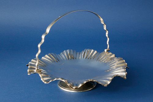 ENGLISH SILVER PEDESTAL SWING