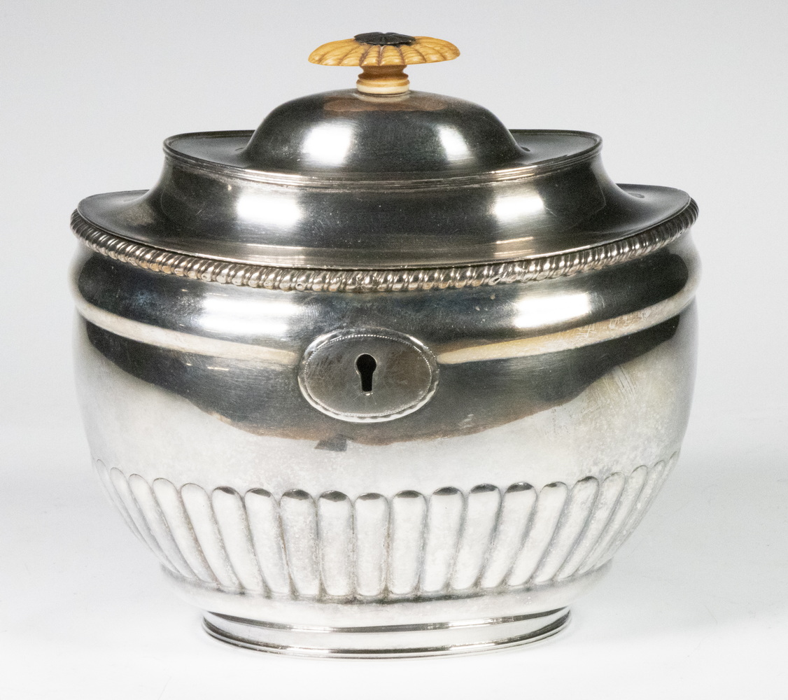 ENGLISH SILVER-PLATE TEA CADDY Oval