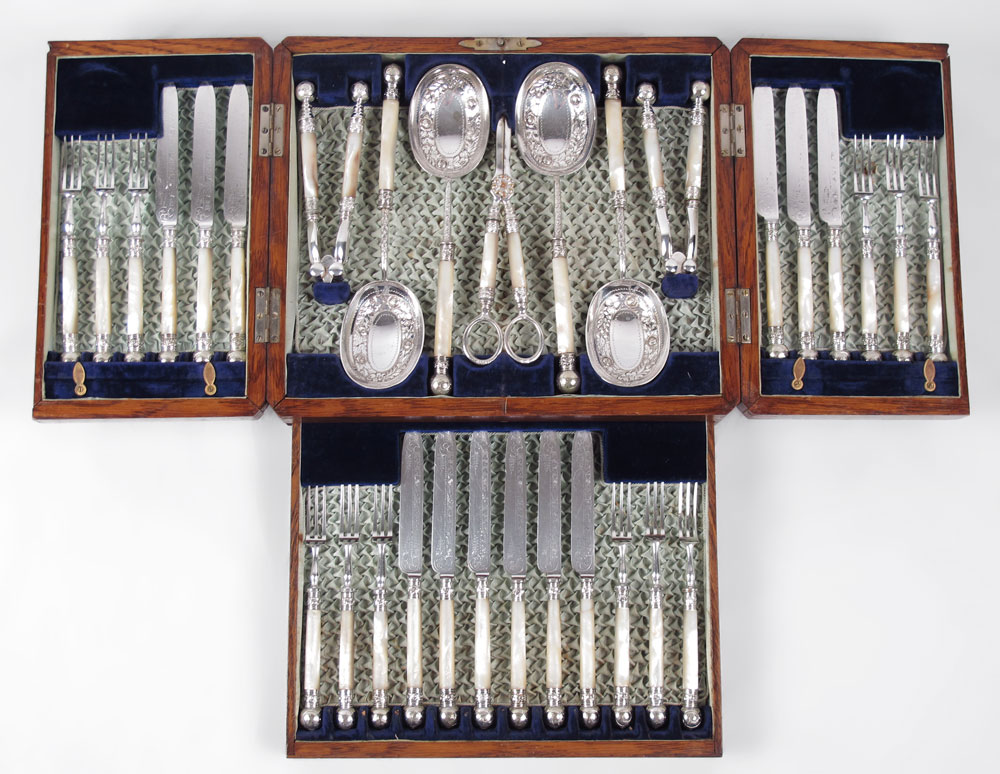 ENGLISH SILVERPLATE PRESENTATION