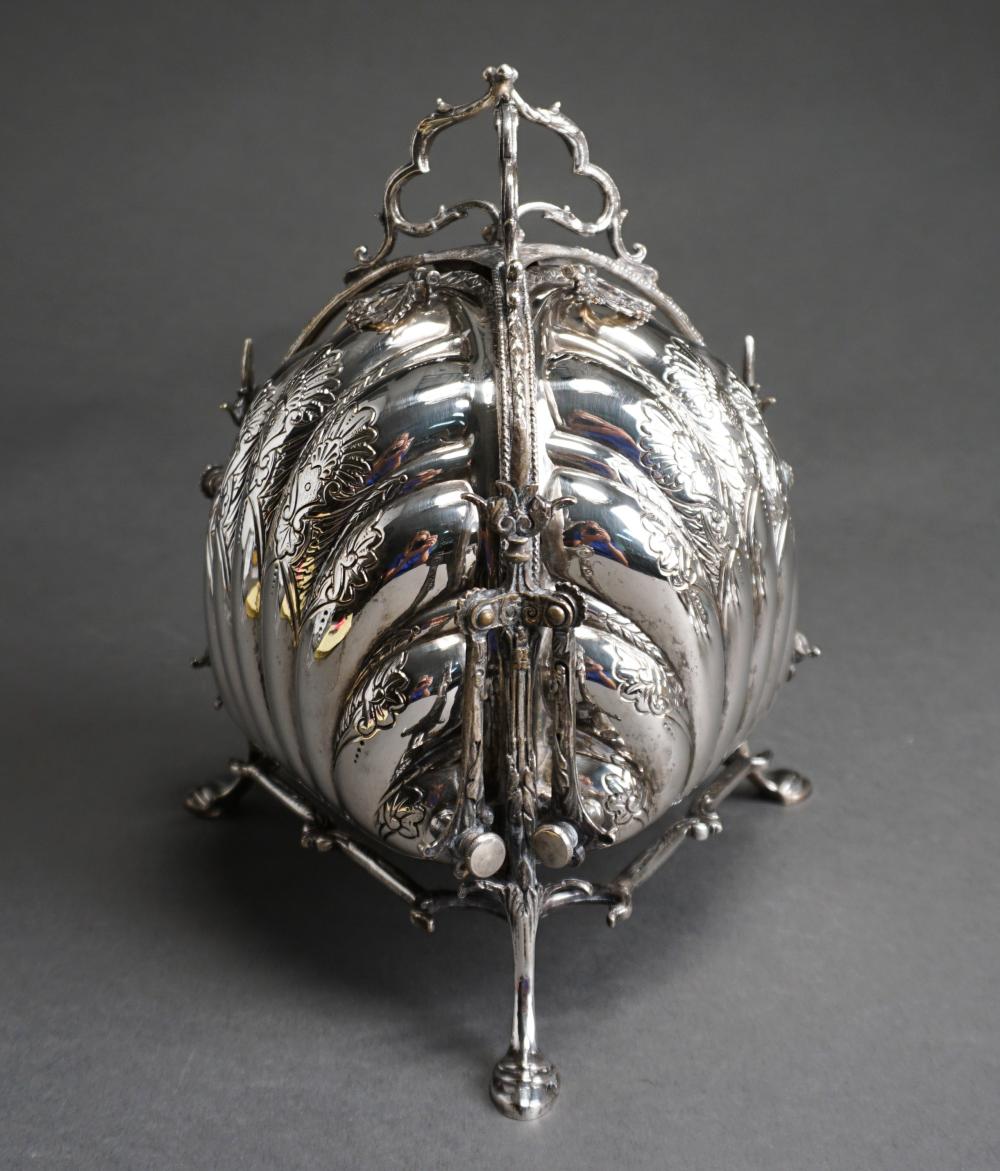 ENGLISH SILVERPLATE TRIFOLD BUN