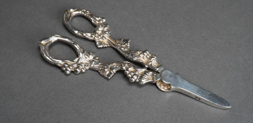ENGLISH STERLING SILVER GRAPE