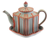 ENGLISH STONEWARE TEAPOT WITH