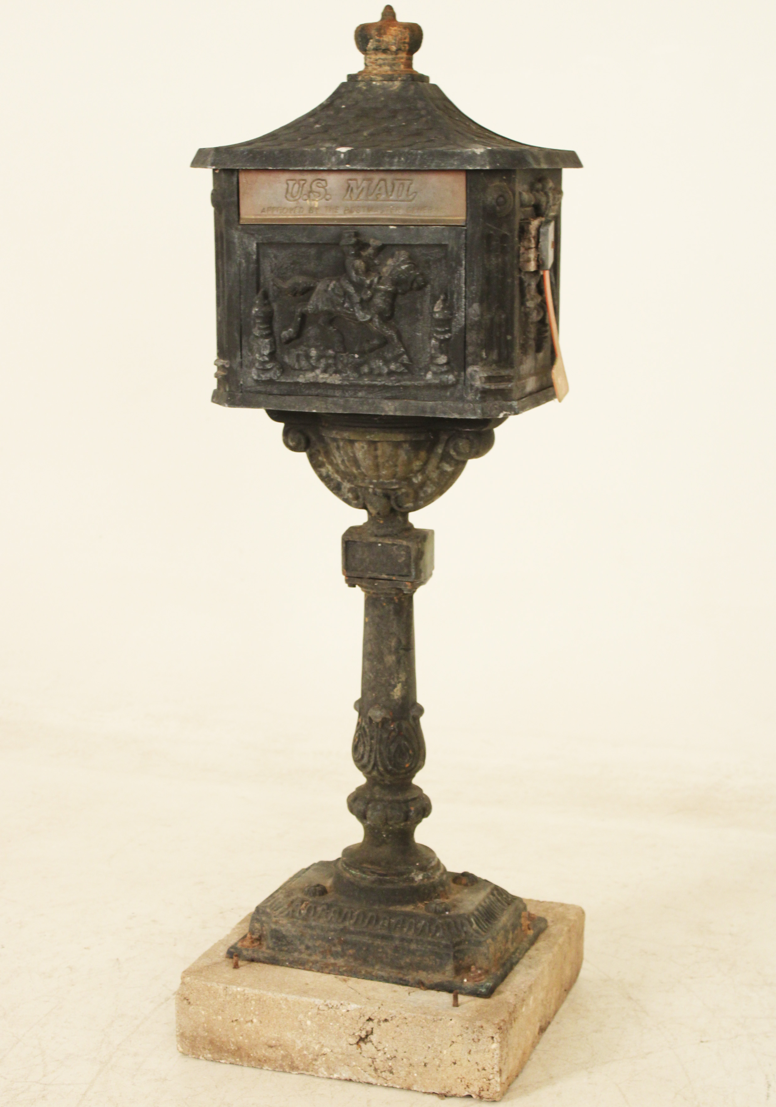 ENGLISH STYLE CAST ALUMINUM MAIL