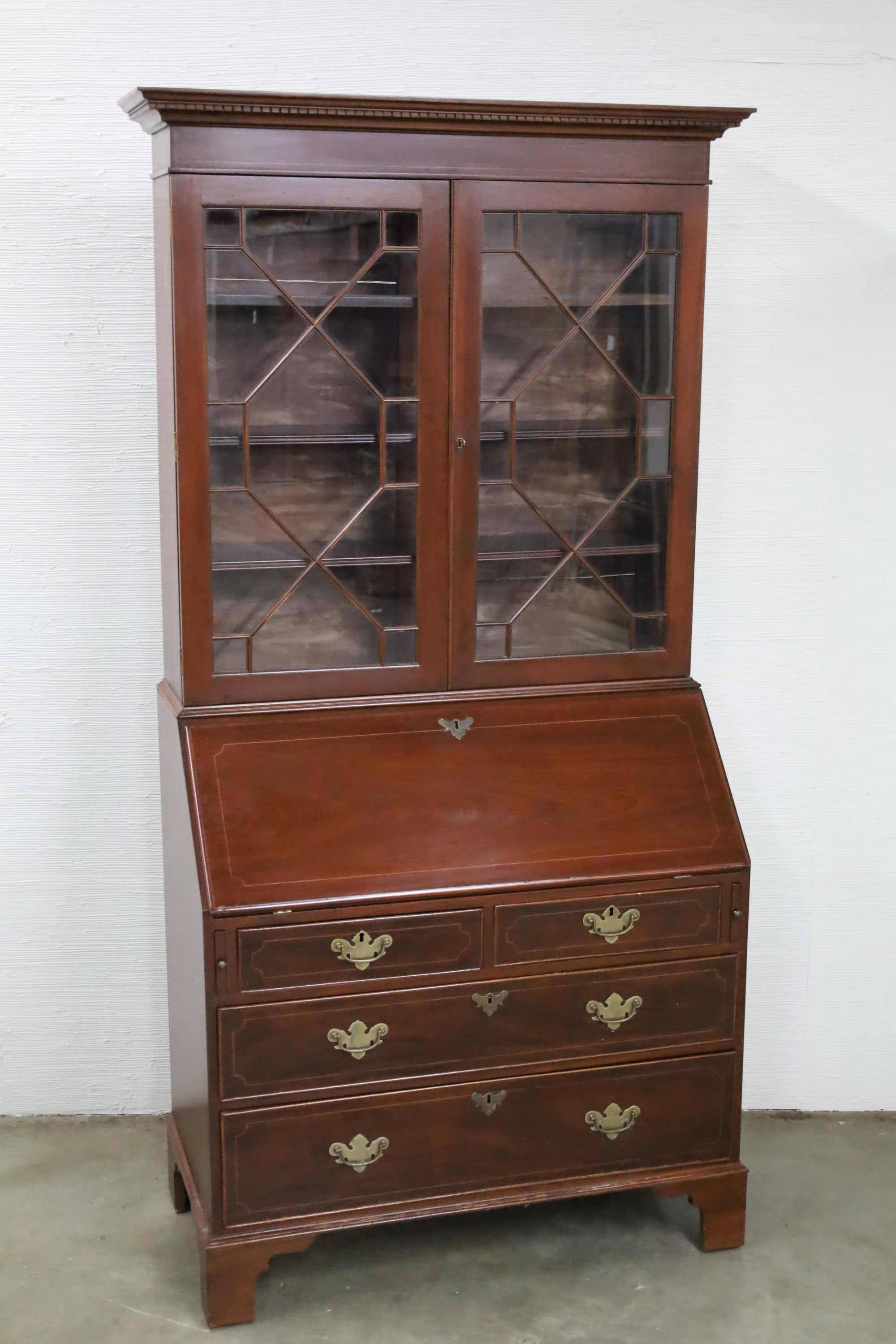 ENGLISH STYLE MAHOGANY BUREAU