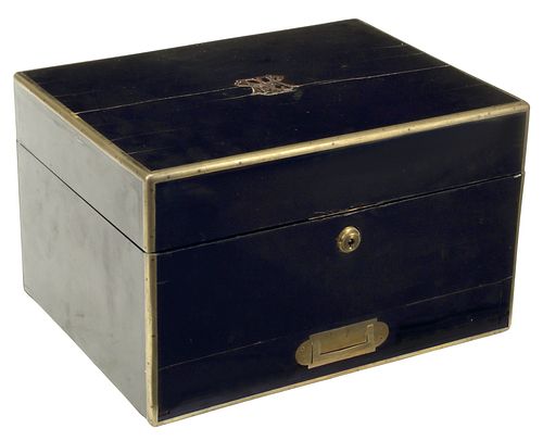ENGLISH VICTORIAN DRESSING CASE