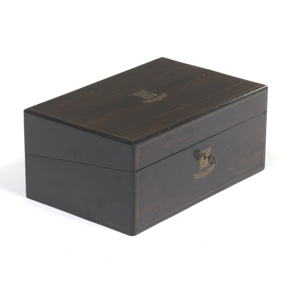 ENGLISH VICTORIAN MAHOGANY AND