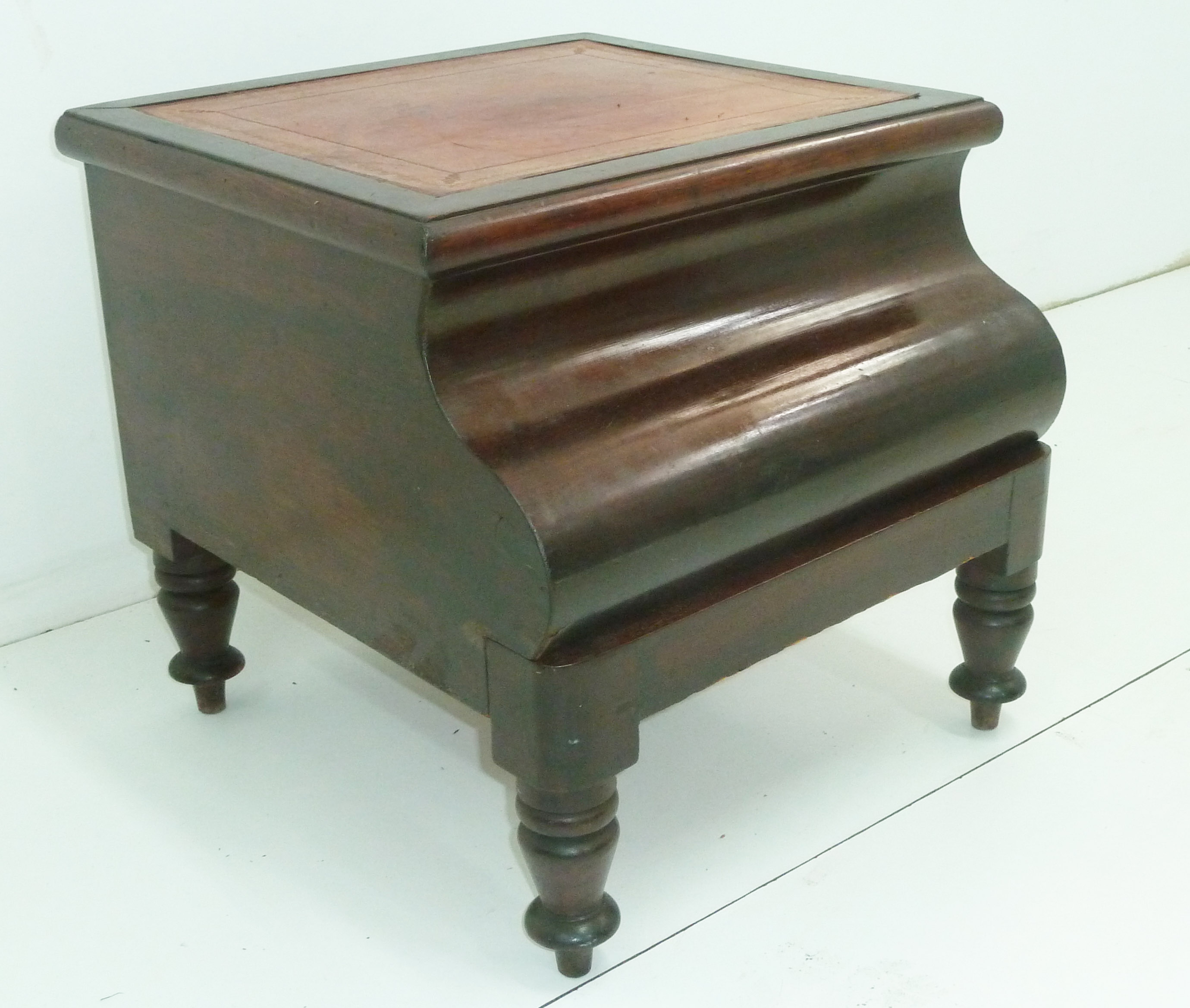 ENGLISH VICTORIAN MAHOGANY