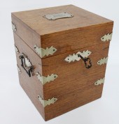 ENGLISH VICTORIAN OAK CELLARET