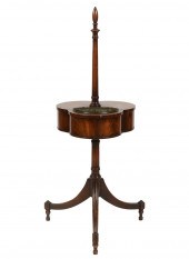 ENGLISH WALNUT CLOVER FORM PLA