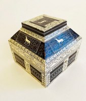ENGRAVED AND PAINTED BONE STEP
